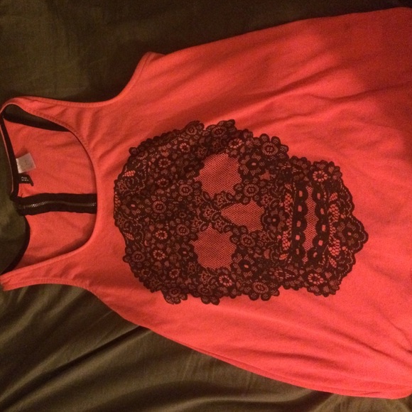 DIVIDED by h&m sugar skull top - Picture 2 of 3