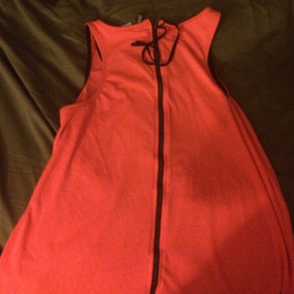 DIVIDED by h&m sugar skull top - Picture 3 of 3