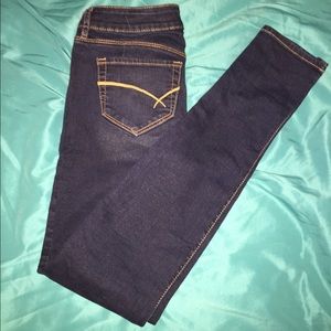 Bullhead skinny jeans!