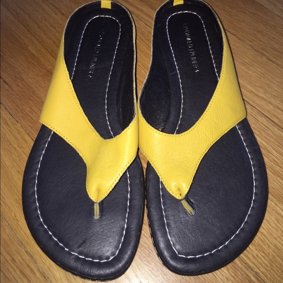 Donald J. Pliner yellow strap sandals size 7.5 NEW