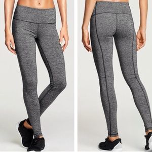 VS Knockout Workout Tights