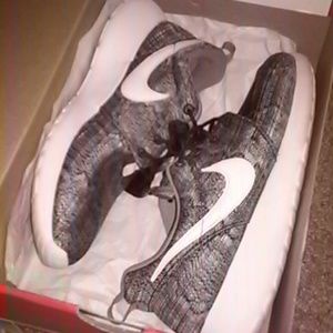 Nike Roshe GS size