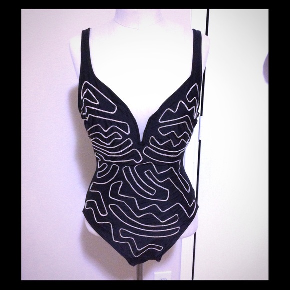 La Blanca- Black one piece swimwear Sz14