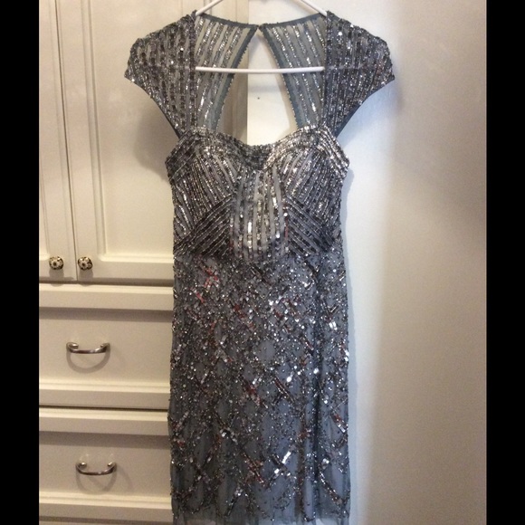 Beautiful, Chic Short sequined dress