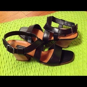 Paul Green Black Leather Sandals. NWT. Final Sale.