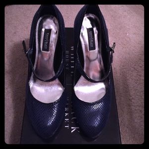 White house|Black market pumps