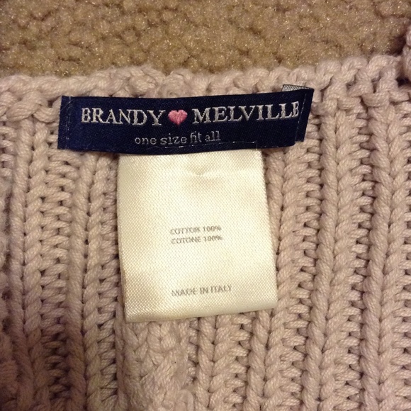 Brandy Melville Crochet Crop Top - Picture 3 of 4