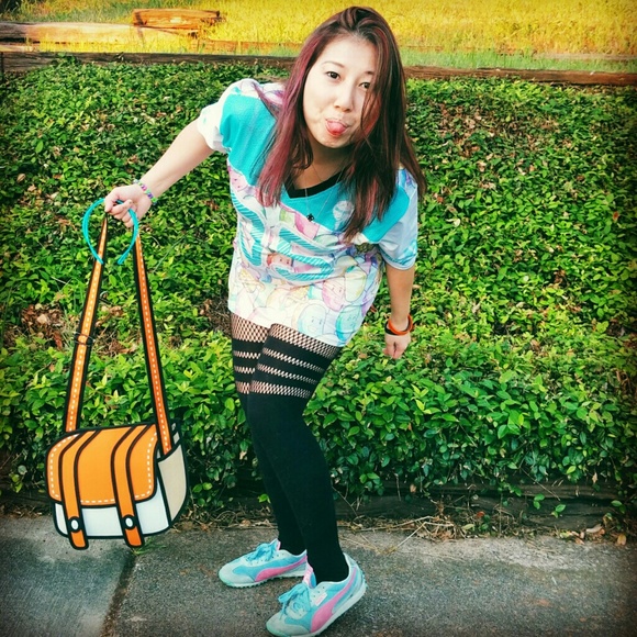 I'm Lily! Designer, Tomboy. Poker player & Posher! - Picture 3 of 4