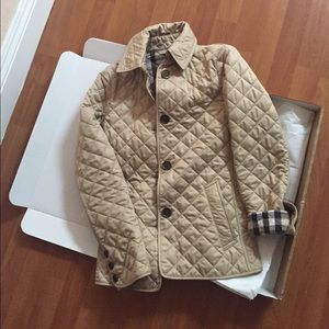 🅿️🅿️Burberry brit quilt jacket New Chino