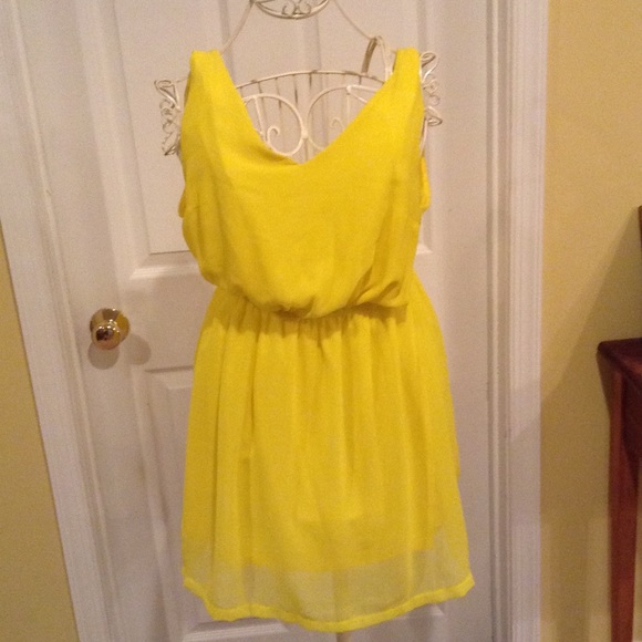 BEAUTIFUL YELLOW AMISU DRESS SIZE 10