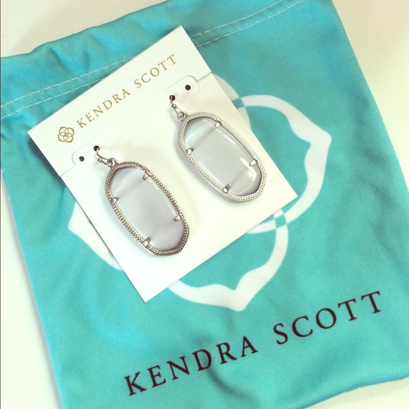 Kendra Scott "Elle" Drop Earrings