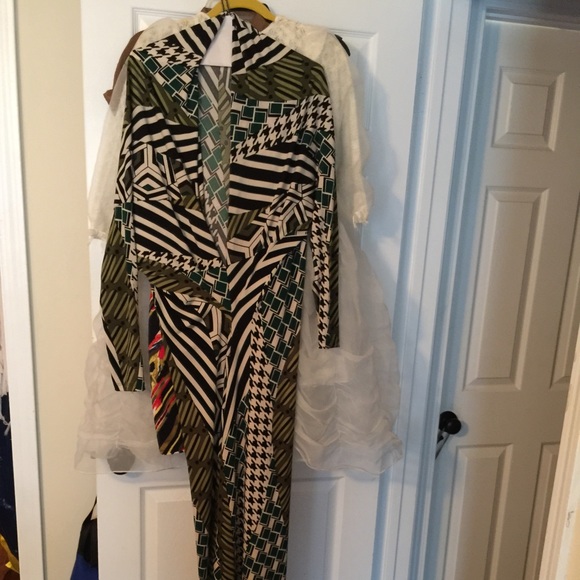 Dress - Picture 1 of 4