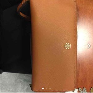 Tory Burch Passport Wristlet