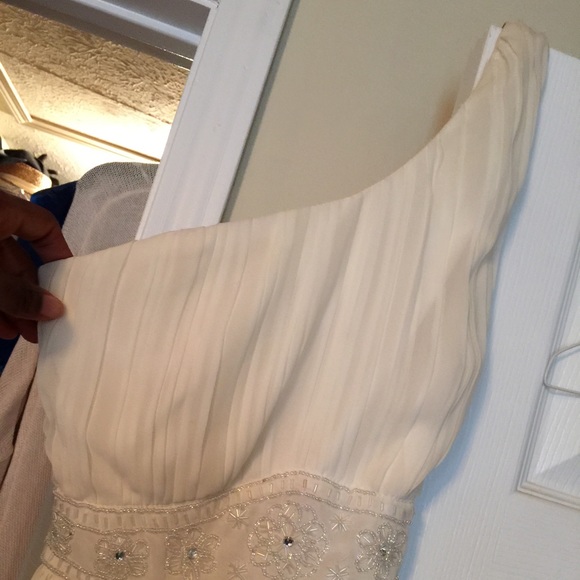 Dress - Picture 3 of 3