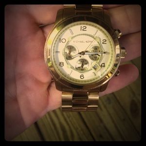 I have here is a brand new Michael kors watch!