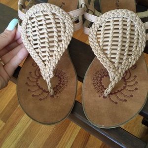 ✨nude woven sandals✨