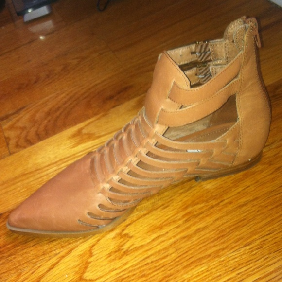 Cut out chestnut booties