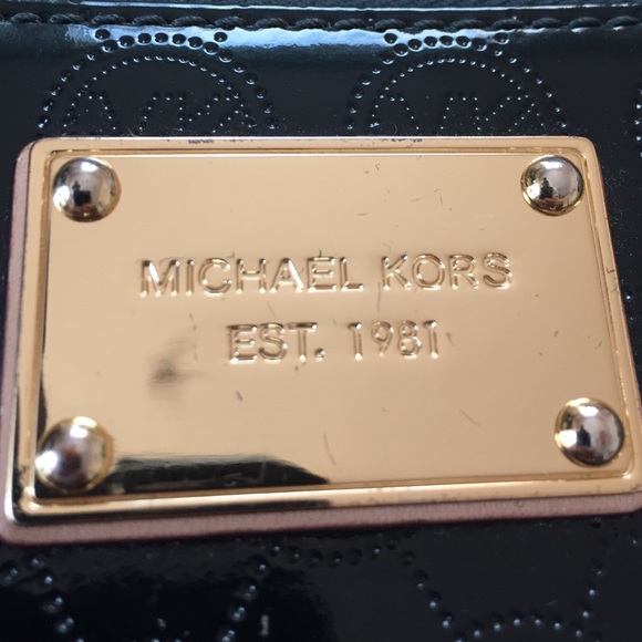 Michael Kors Wallet - Picture 2 of 3