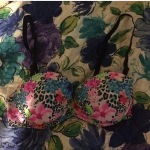 Vs 34B push up bra