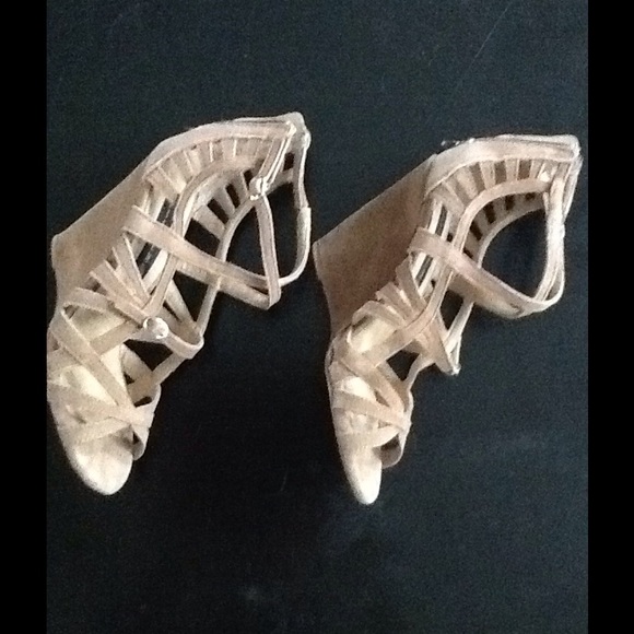 Steven by Steve Madden strappy platform heels - Picture 2 of 4