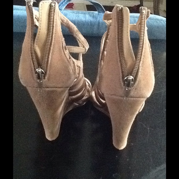 Steven by Steve Madden strappy platform heels - Picture 4 of 4