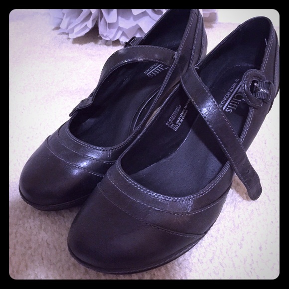 black mary jane shoes w/pump/comfy/prelvd exc cond