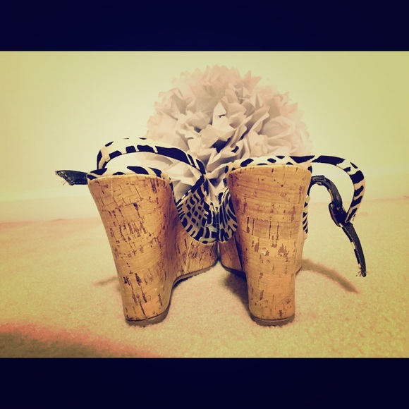 wedge blk n white sandals - Picture 1 of 4