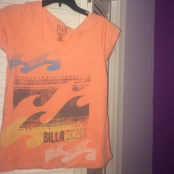 Cute coral Billa Bong tee!