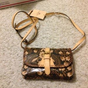 NWT PATRICIA NASH CROSS-BODY 5x8 X-TRA 33 % OFF