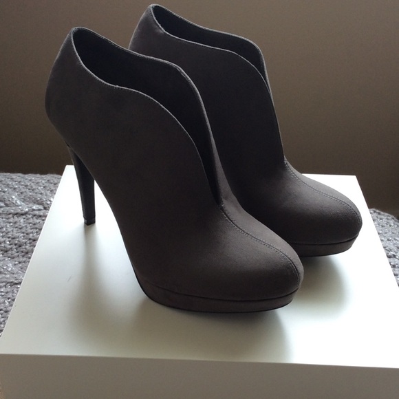 Audrey Brooke Shoes - Audrey Brook pumps gray sz 9 never used