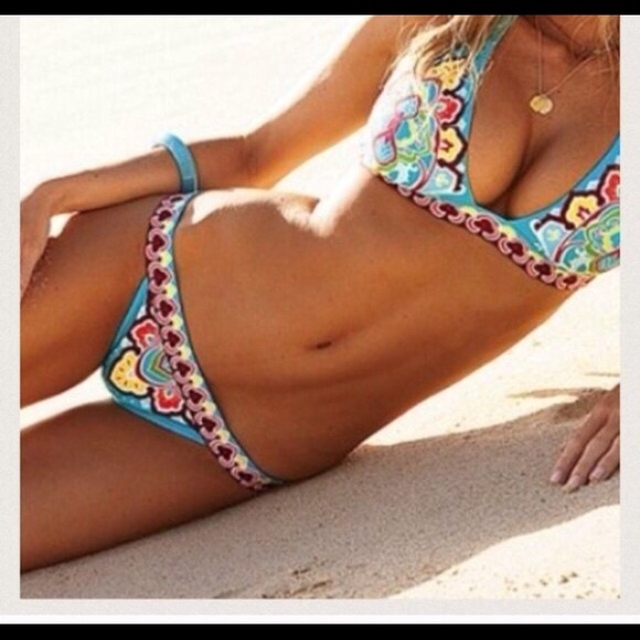 VS bikini