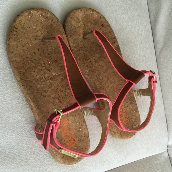 Authentic Michael Kors Sandals - Picture 3 of 4