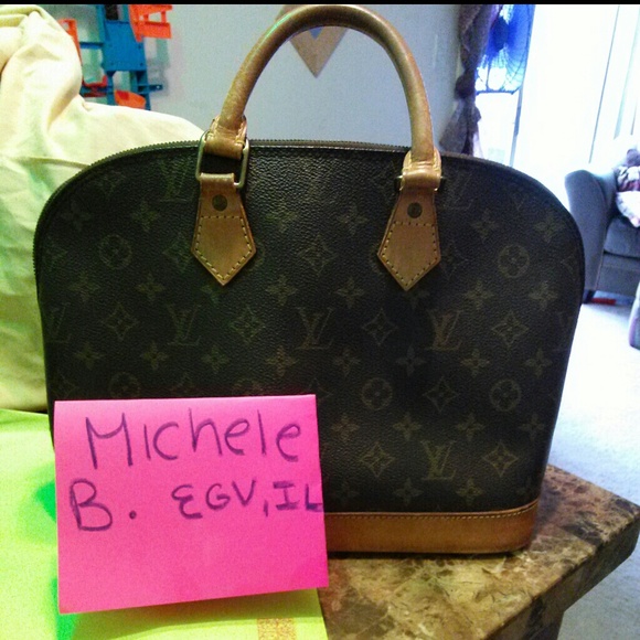 SOLD Authentic louis vuitton alma pm