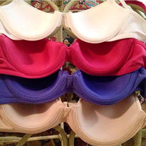 34A Vicroia Secret Bras - Picture 3 of 3