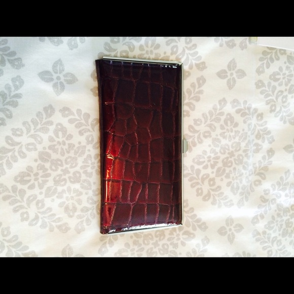 Gorgeous garnet-red wallet!