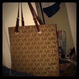 Michael Kors purse, good condition!!
