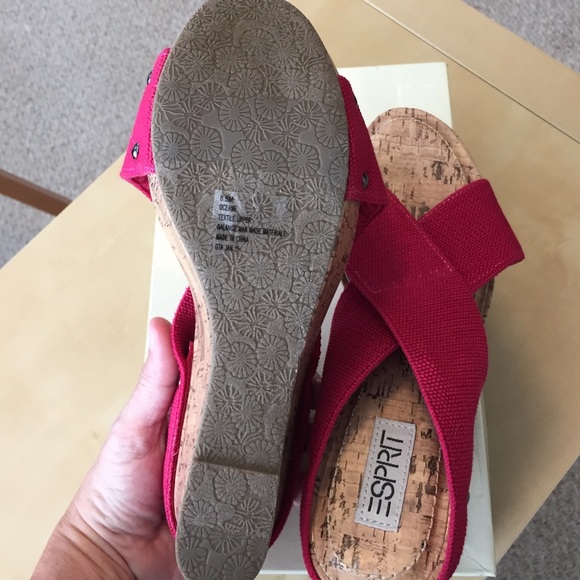 🚫SOLD IN BUNDLE🚫 Cute & comfy ESPRIT sandals - Picture 4 of 4