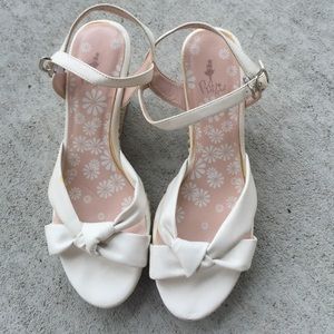 white edge sandals