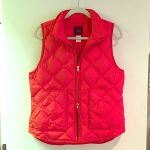 Light weight coral vest with double front pockets