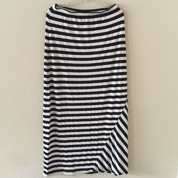 Black and white stripped maxi skirt