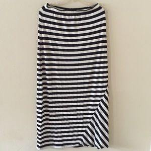 Black and white stripped maxi skirt