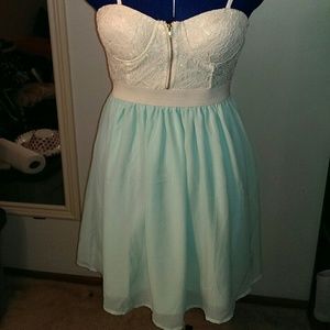 Spaghetti Stap Lace Bustier Dress