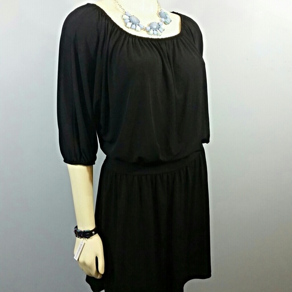 Flattering Black Dress - Picture 2 of 4