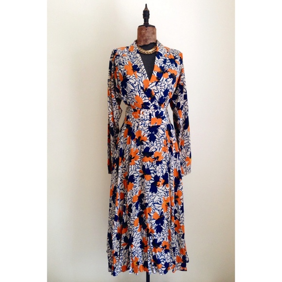 ❤️SOLD Vintage 70s Saks Fifth Avenue dress - Picture 2 of 3