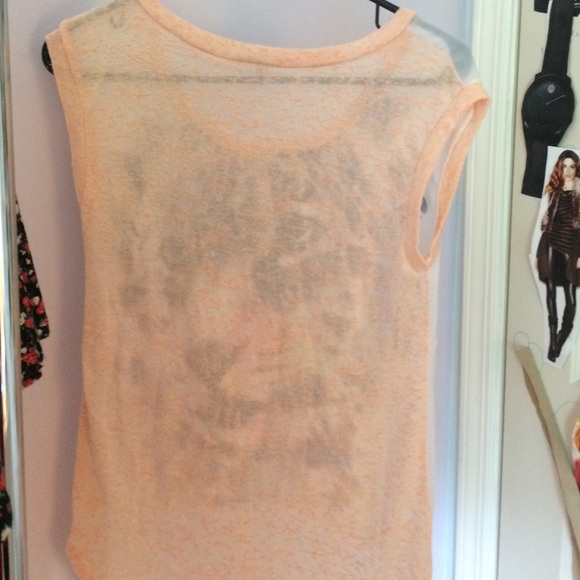 Hi-Low Leopard Top - Picture 2 of 2