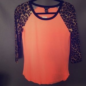 Rue 21 Top "NEW"