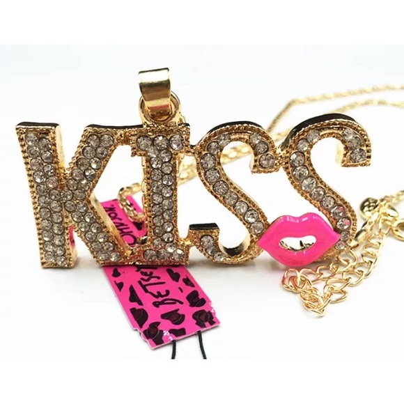 🚫Sold🚫🎉New💋KISS ME I'm Yours 😘💋 - Picture 2 of 3