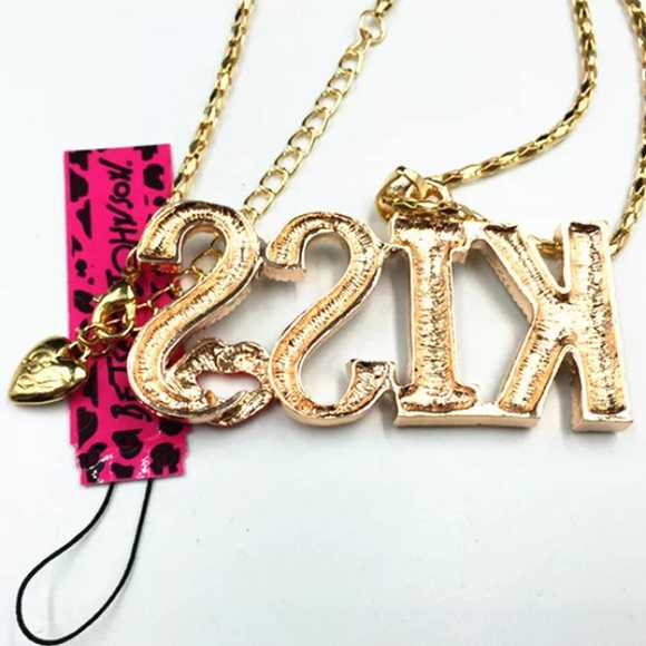 🚫Sold🚫🎉New💋KISS ME I'm Yours 😘💋 - Picture 3 of 3