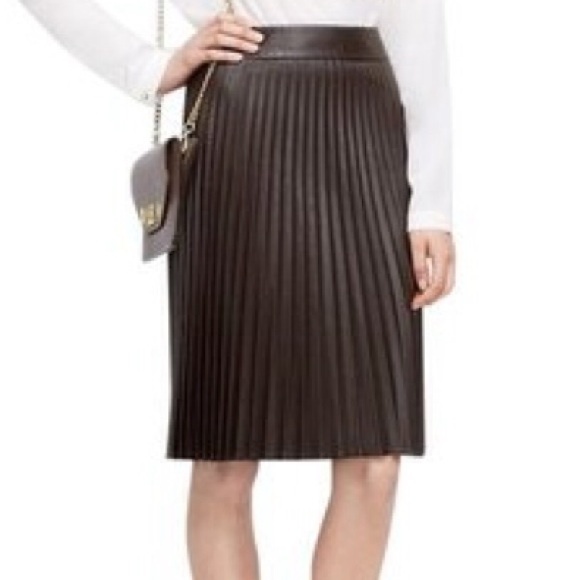 Ann Taylor faux leather skirt, size 4p