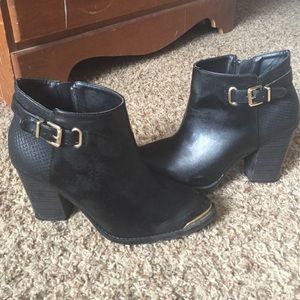 Rock & Republic black booties